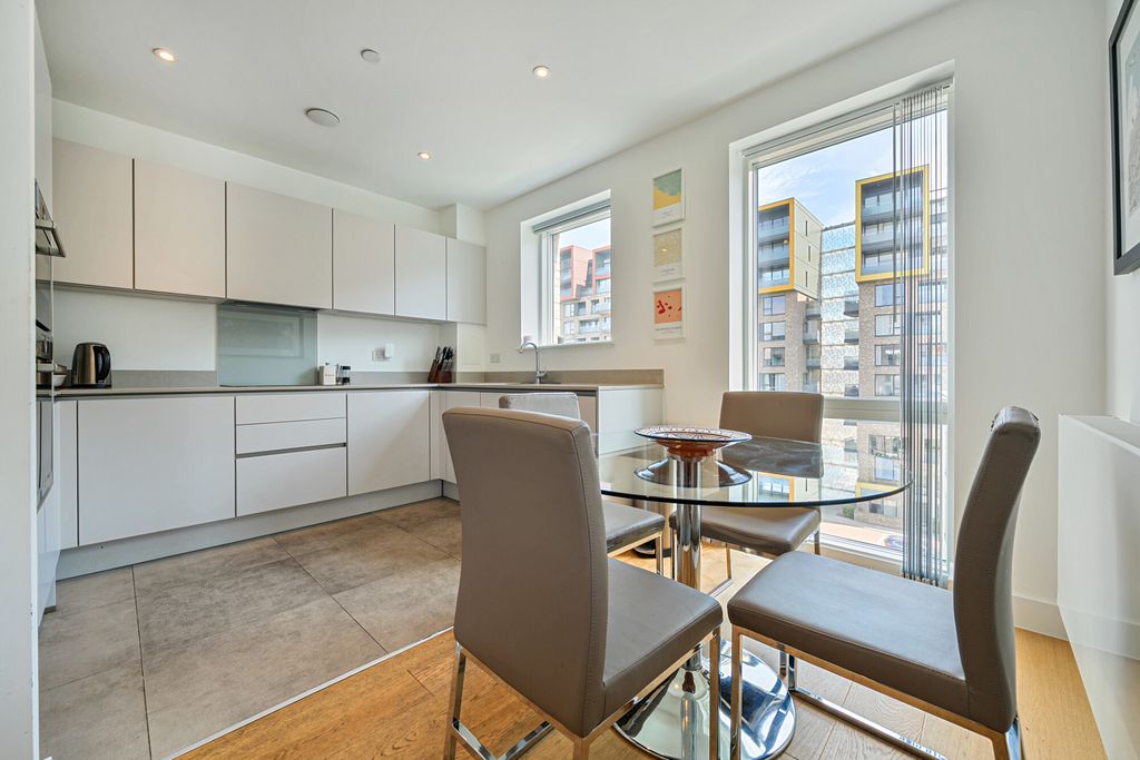 Property photo 1 of 15 1476766-20-6A33E1...