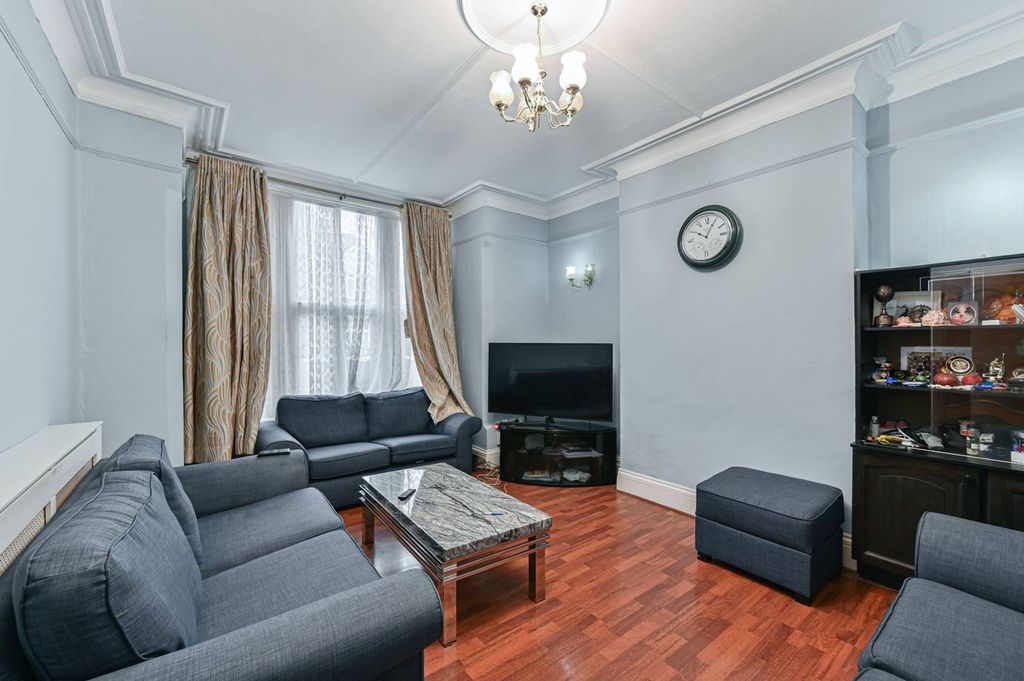 Property photo 3 of 11