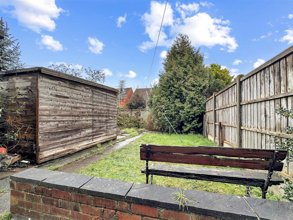 Property photo 3 of 14 Well-Appointed Rear Garden 514