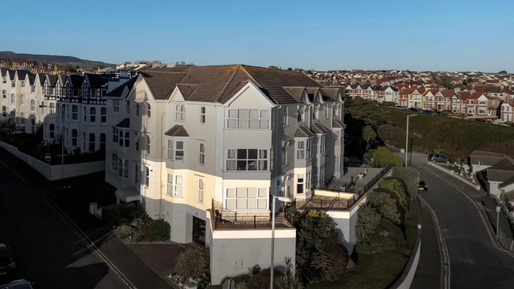 Property photo 2 of 29