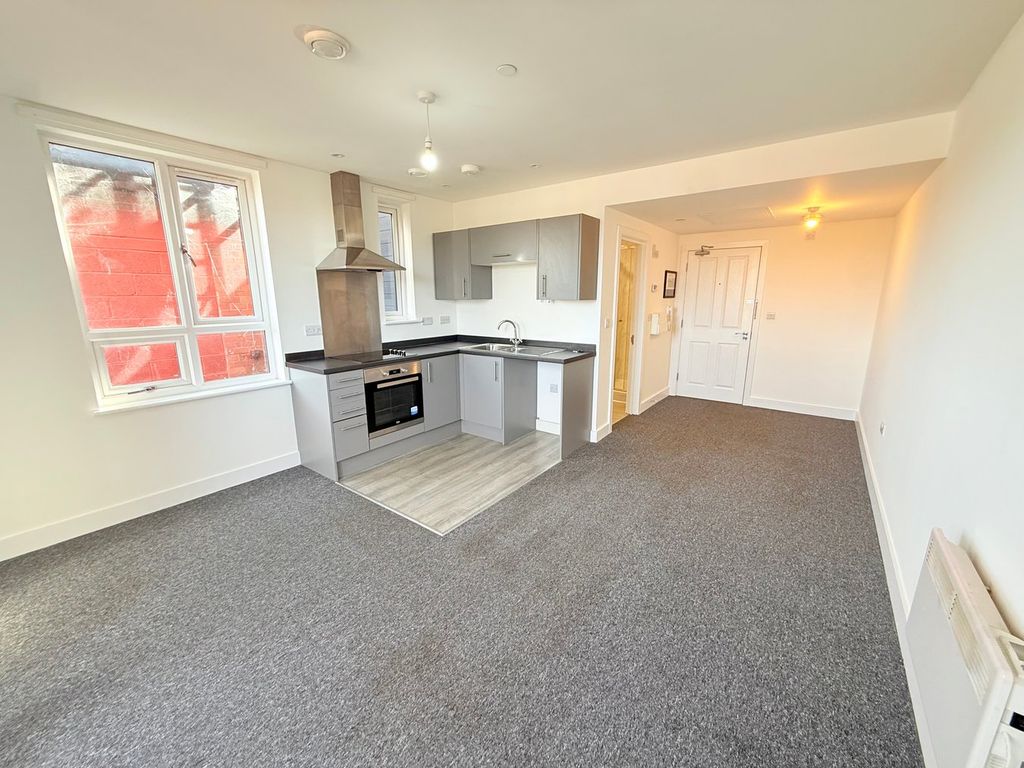 Property photo 2 of 12