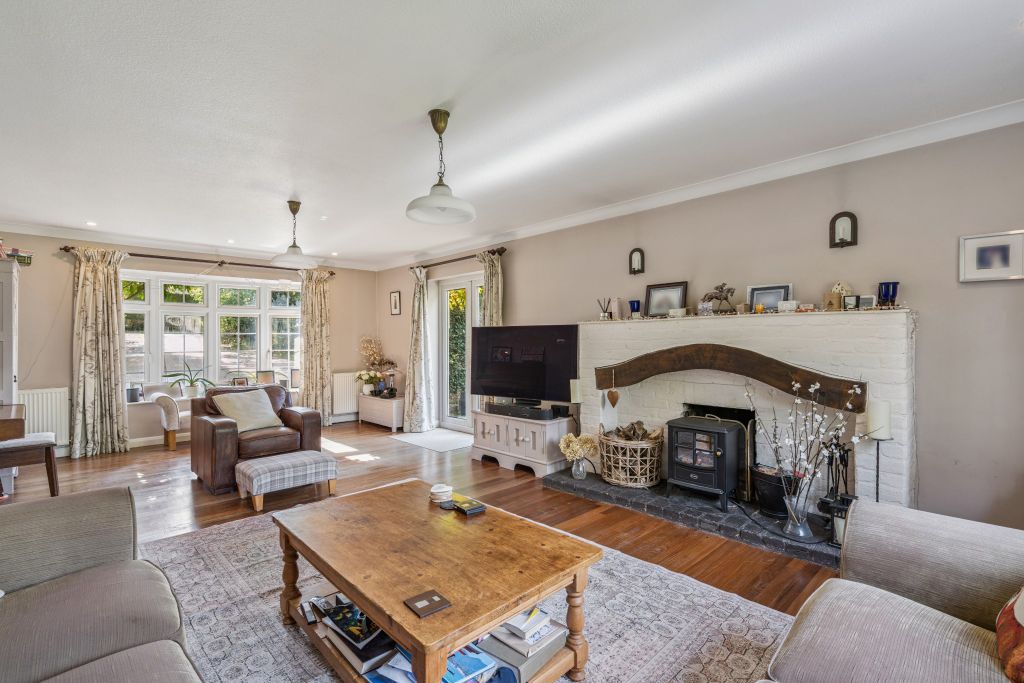 Property photo 2 of 17