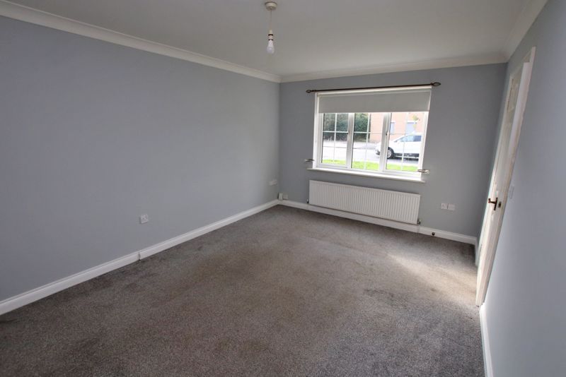 Property photo 2 of 17 Lounge