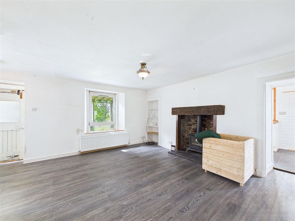 Property photo 3 of 20 Sitting Room