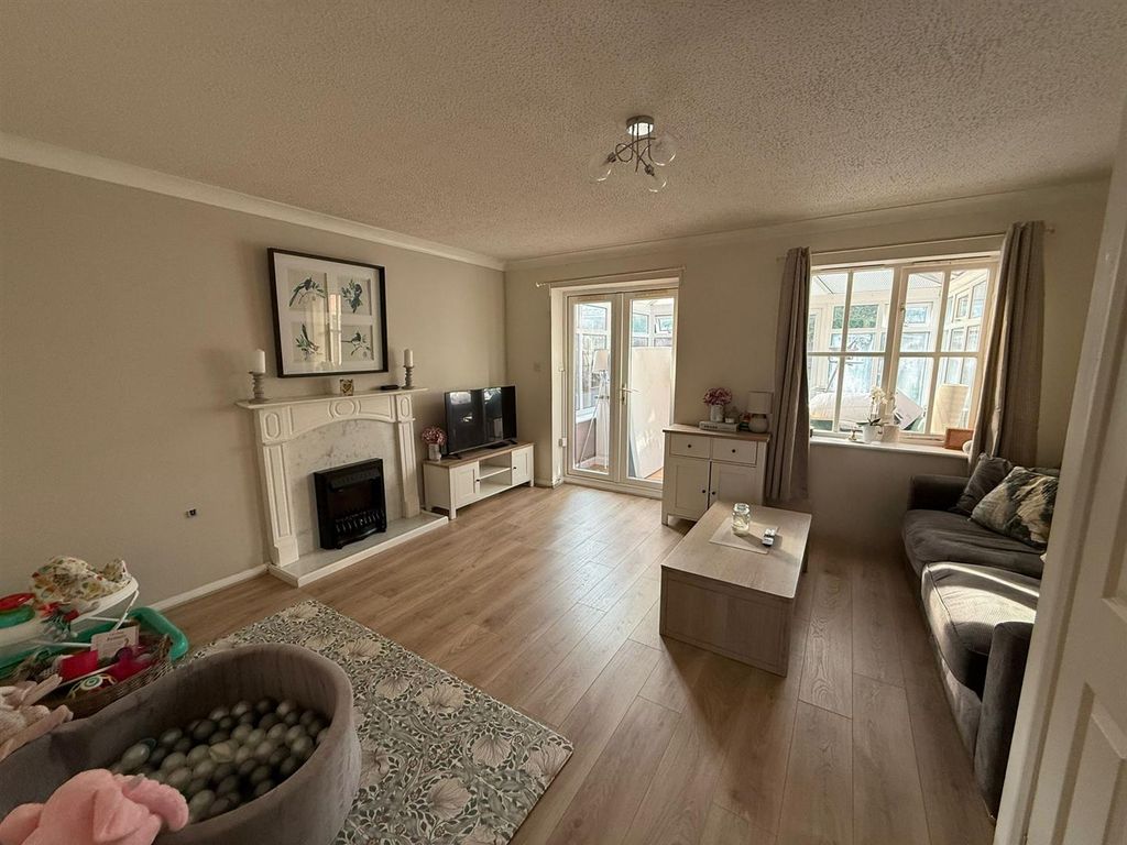 Property photo 3 of 9 Living Room.Jpg