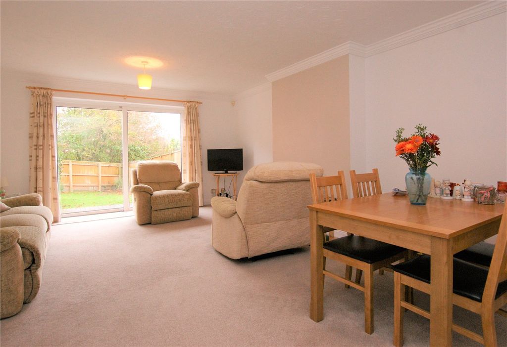 Property photo 3 of 8 Picture No. 11