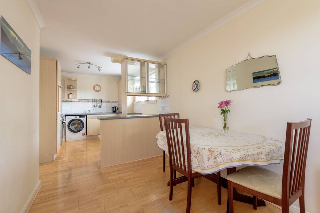 Additional image 8 of 3 bed flat for sale23 Royal Apartments, 1 Station Road, North Berwick EH39