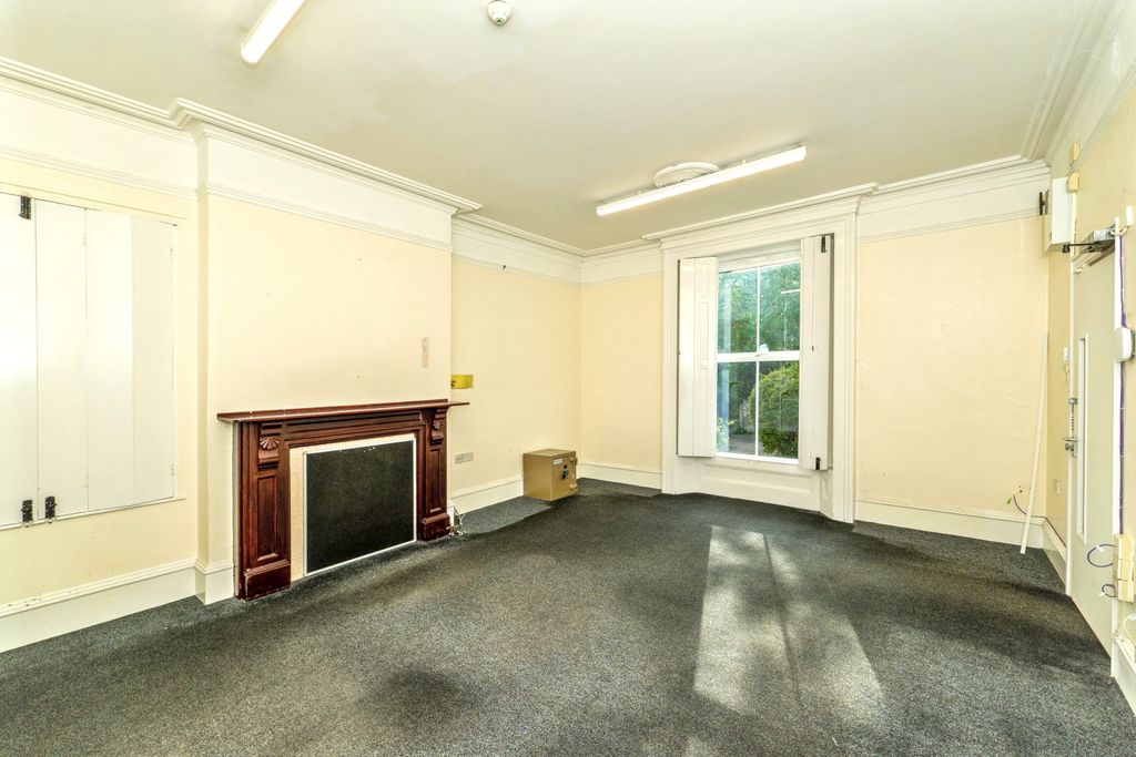 Property photo 3 of 24 23 West Parade, Norwich, Norfolk, Nr2 3Dn