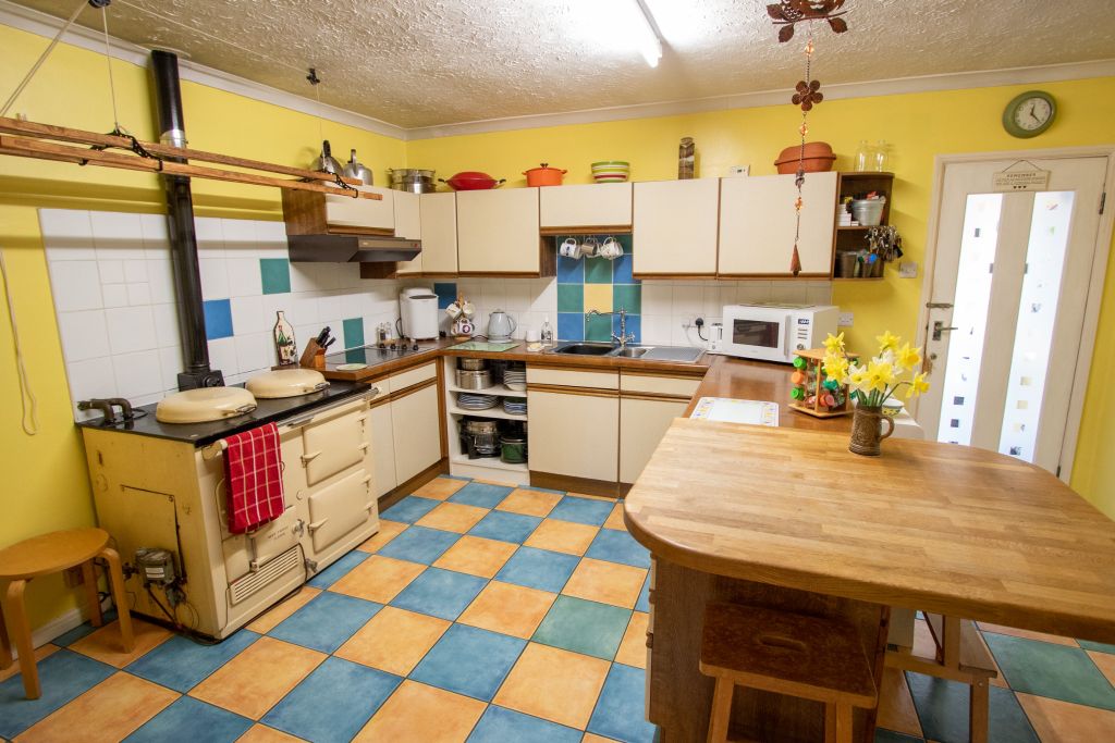 Property photo 2 of 29