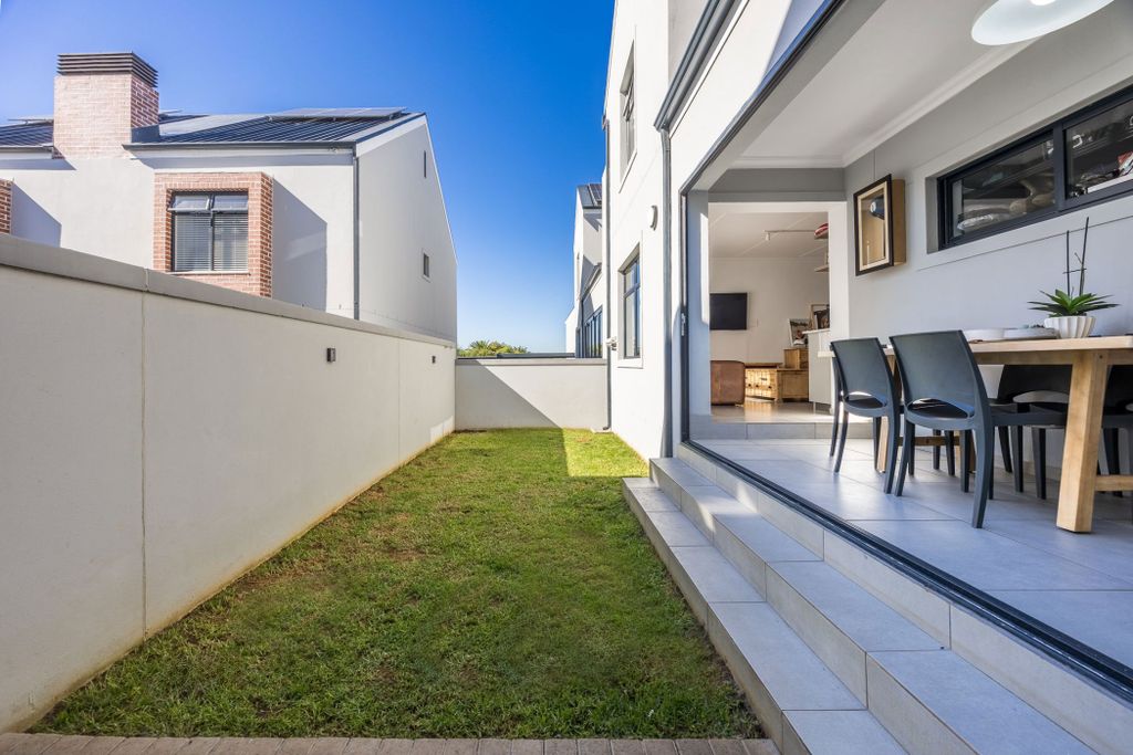 Property photo 2 of 21 Dbv1695725