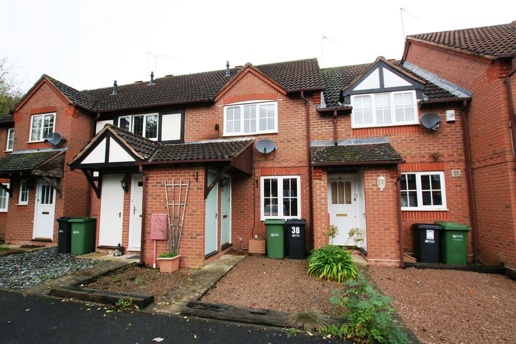 Property photo 1 of 5 Pippenfield,38Front.Jpg