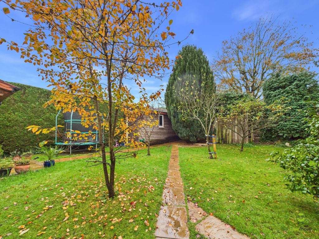 Property photo 3 of 22 Cam02615G0-Pr0135-Still010