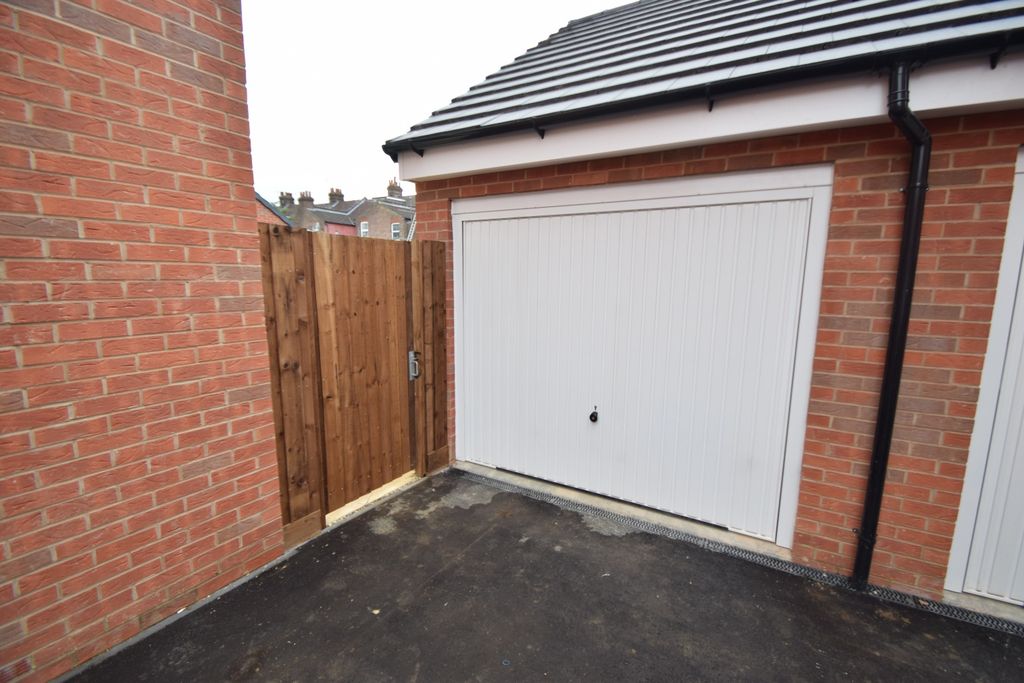 Property photo 3 of 15 2126843