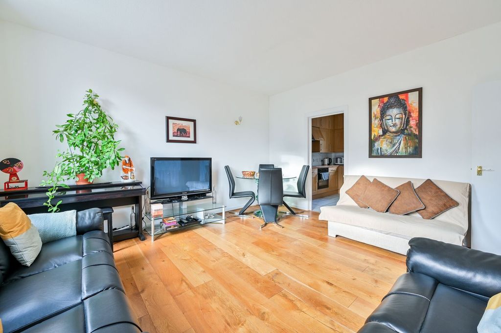 Property photo 2 of 7