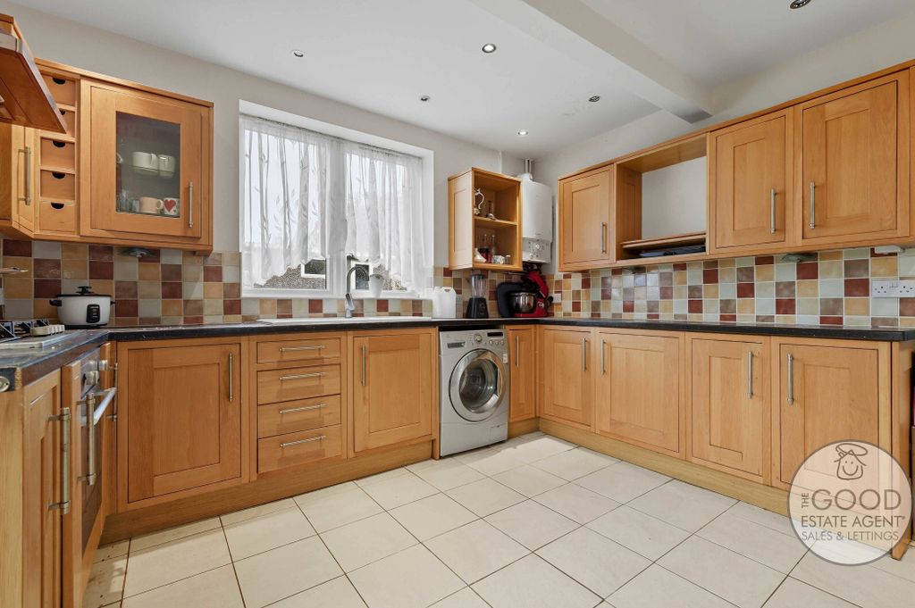 Property photo 3 of 20