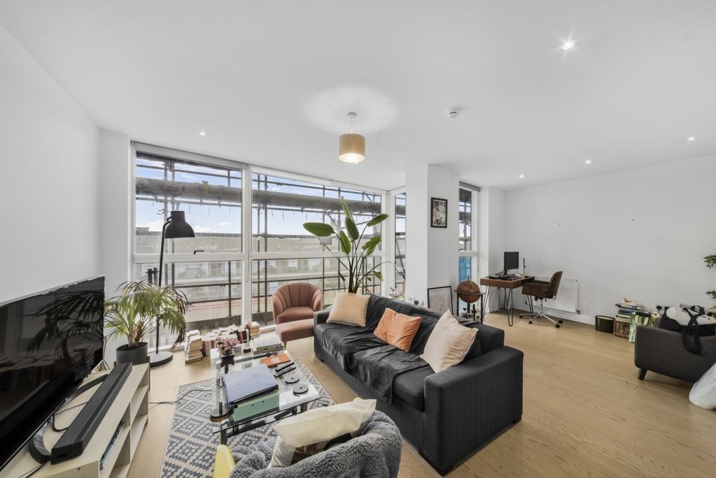 Property photo 3 of 11 Dsc_1955_High