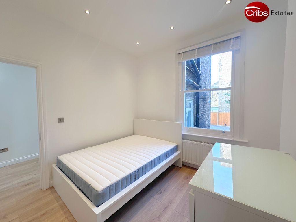 Property photo 3 of 8 Gallery