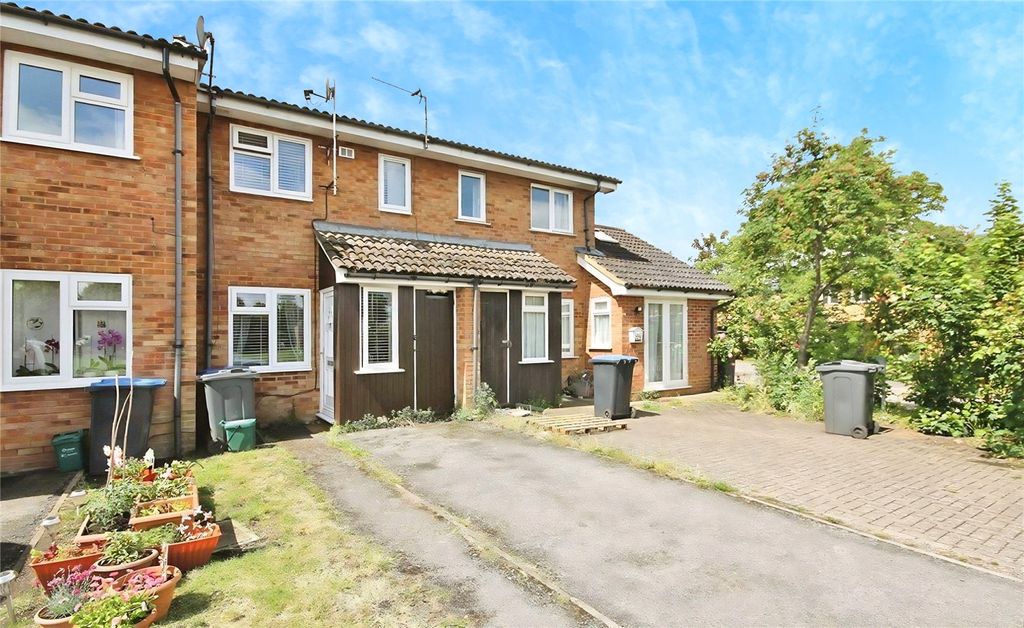 Property photo 1 of 8 Exterior