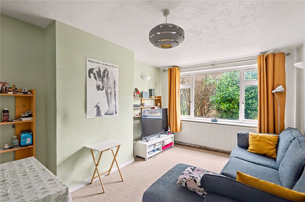 Property photo 1 of 7 Sitting Room