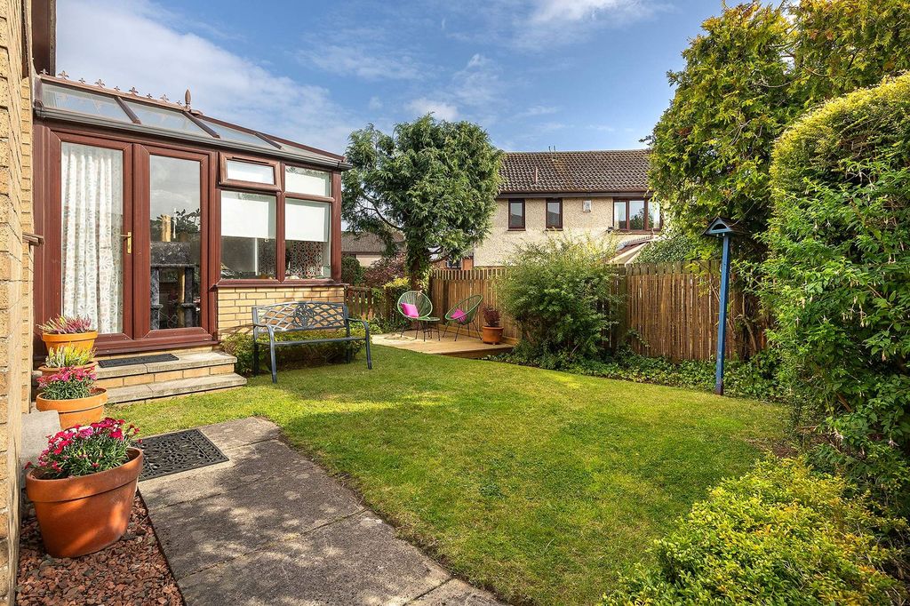 Property photo 2 of 16 Garden