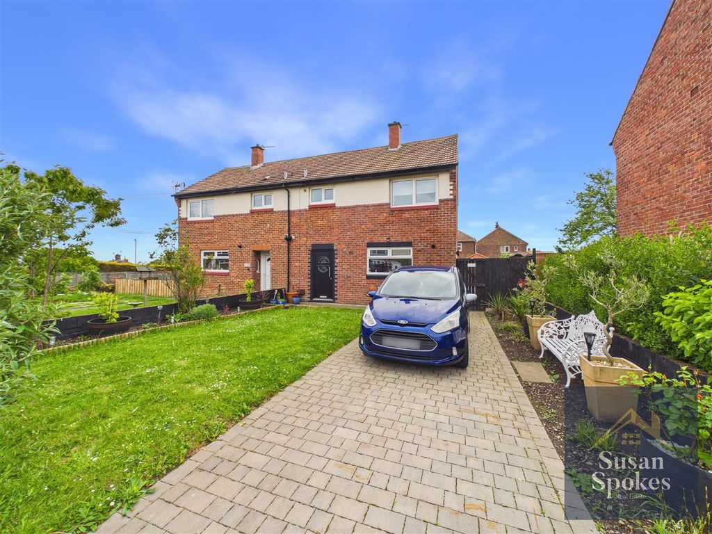 Property photo 1 of 27 Cam01858G0-Pr0261-Still034.Jpg