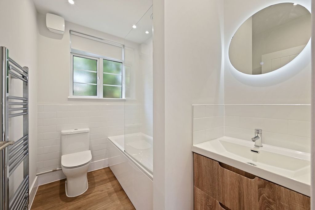 Property photo 2 of 16 02-A9F3Gcham - 14 Nether Close - Bathroom -Original (6)-Medium.Jpg