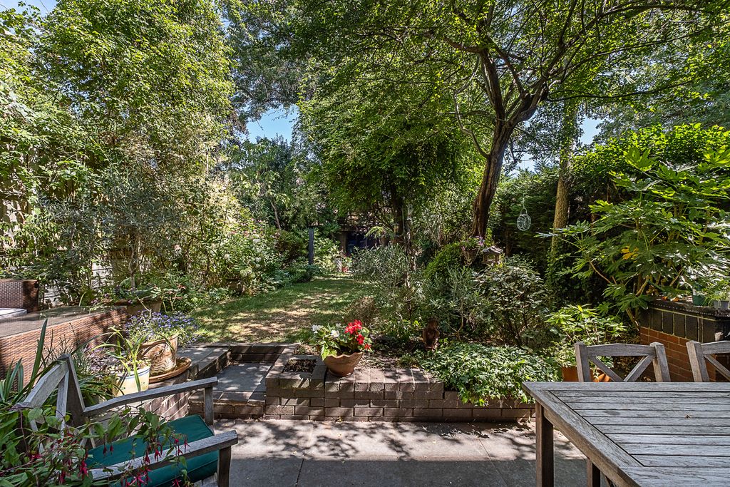 Property photo 3 of 45