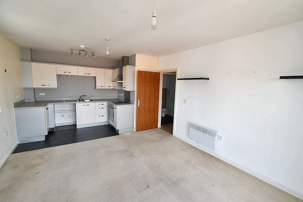 Property photo 3 of 11