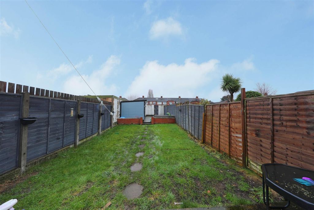 Property photo 3 of 18 Outside