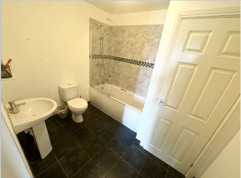 Property photo 3 of 4