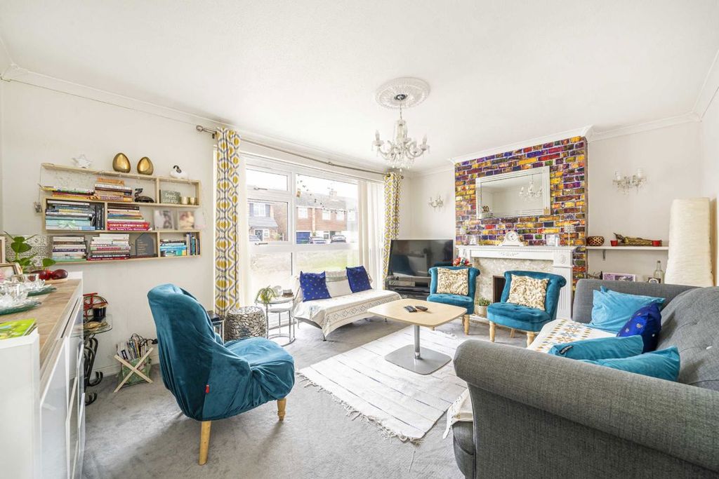 Property photo 2 of 9