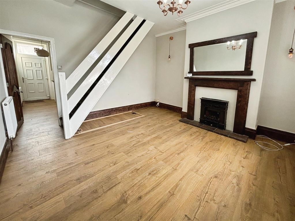 Property photo 2 of 14 Lounge