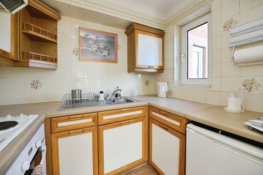 Property photo 2 of 15 Kitchen