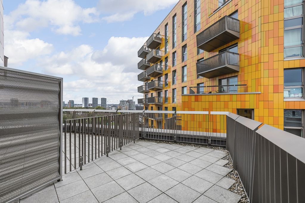 Property photo 3 of 10 Terrace