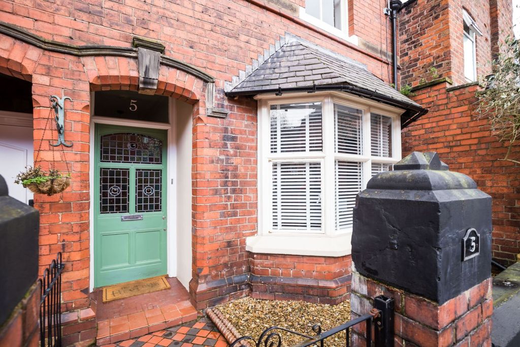 Property photo 2 of 16
