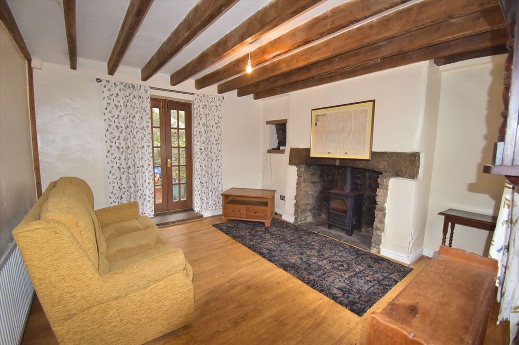 Property photo 2 of 14 Sitting Room