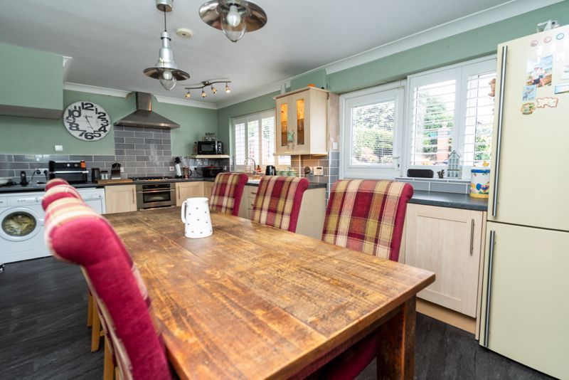 Property photo 3 of 12 Photo 6