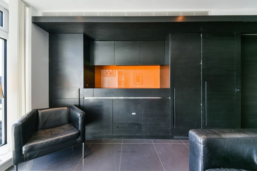 Property photo 3 of 8 Kitchen