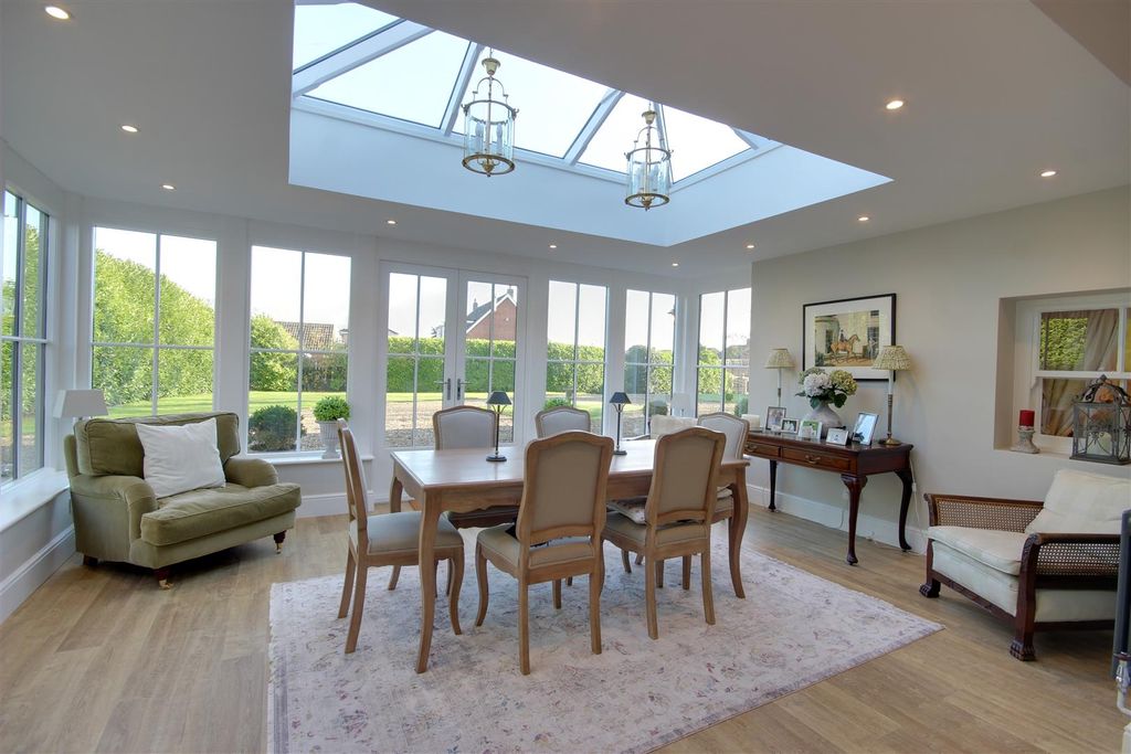 Property photo 3 of 33 Orangery