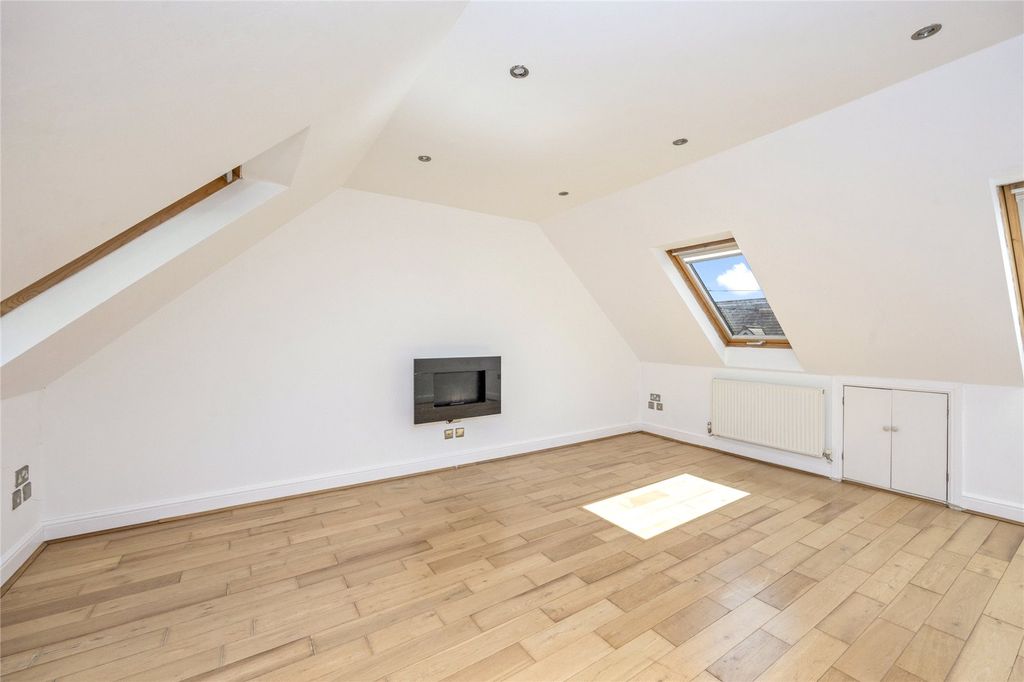 Property photo 3 of 13 Picture No. 15