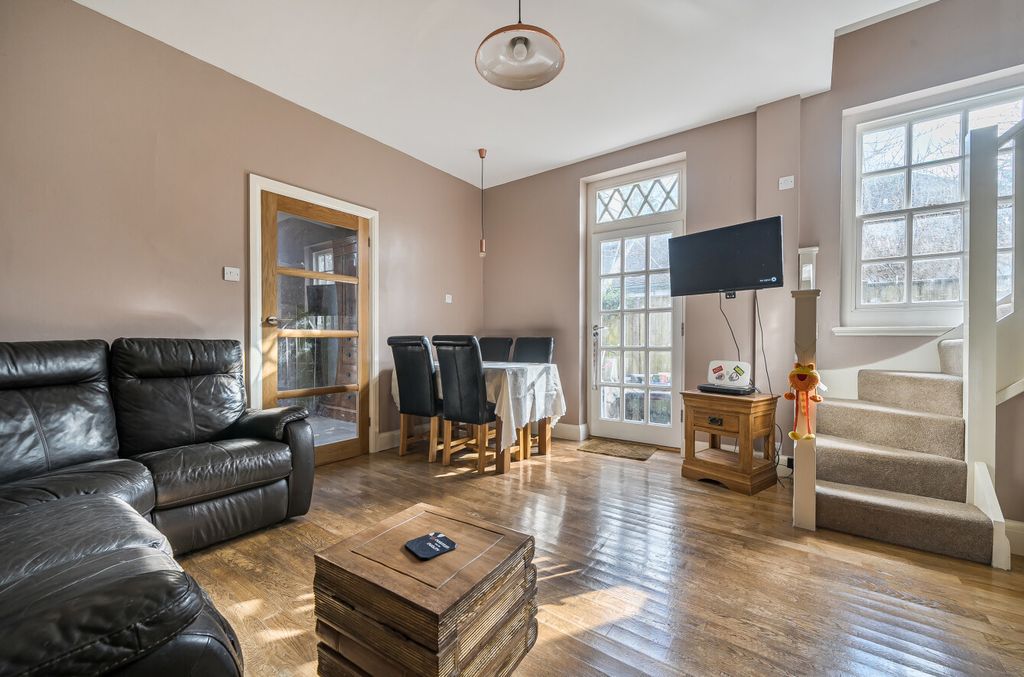 Property photo 3 of 19 1411290-8-699Db31...