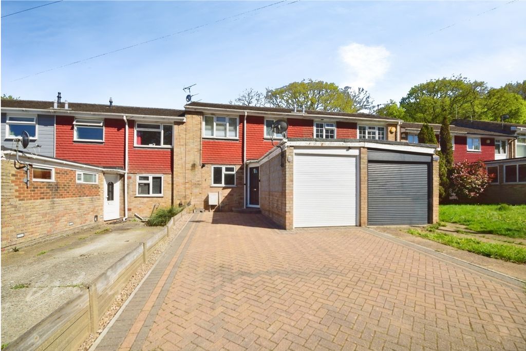 Property photo 1 of 10 Ballens Front