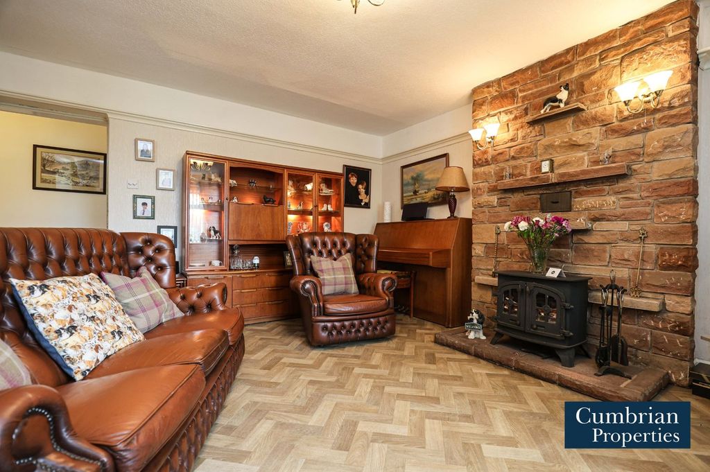 Property photo 2 of 23 Lounge