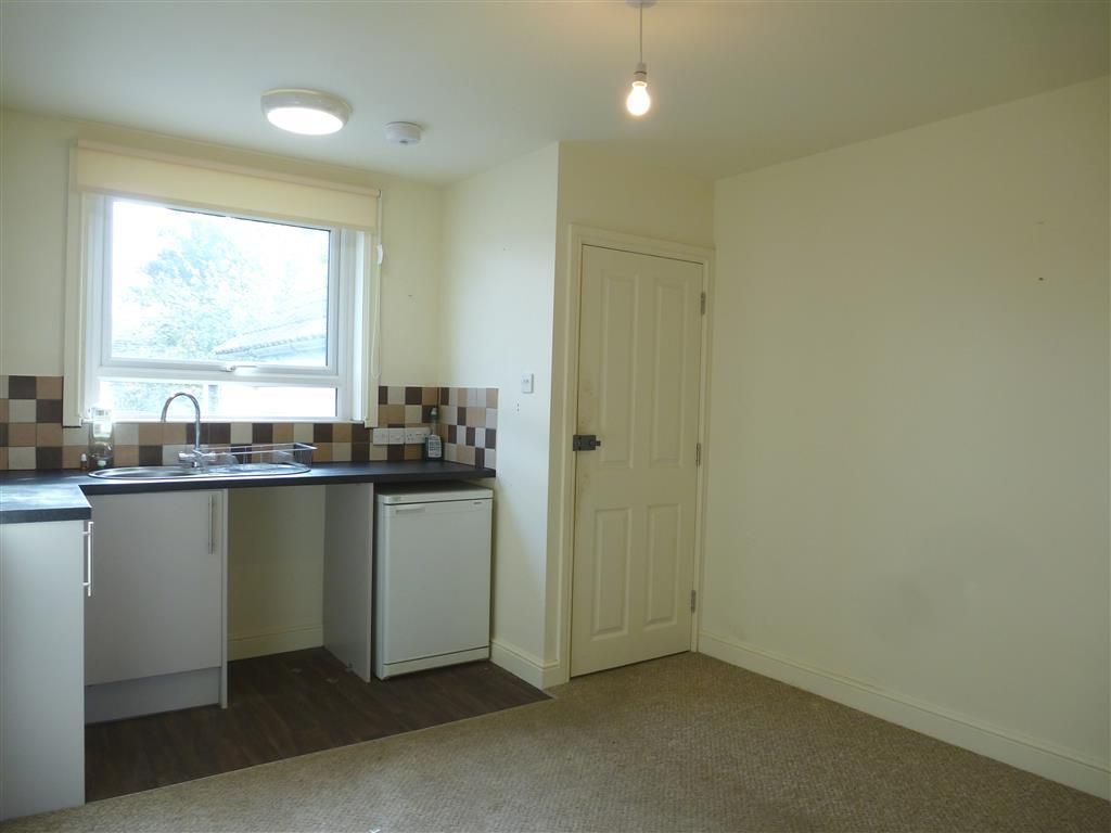 Property photo 2 of 11 Kitchen