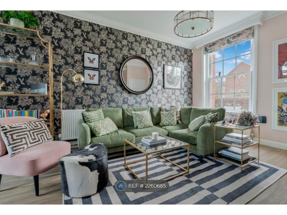 Property photo 1 of 12 Living Room With Double Doors Onto Back Garden