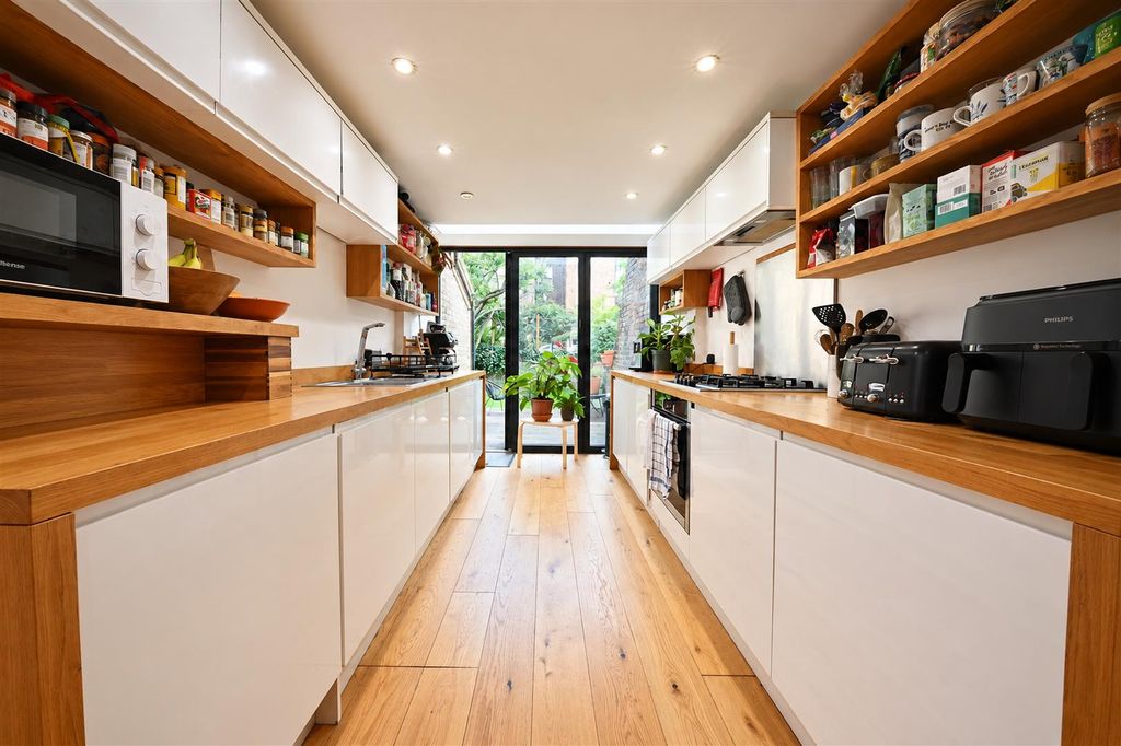 Property photo 3 of 23 8.Jpg