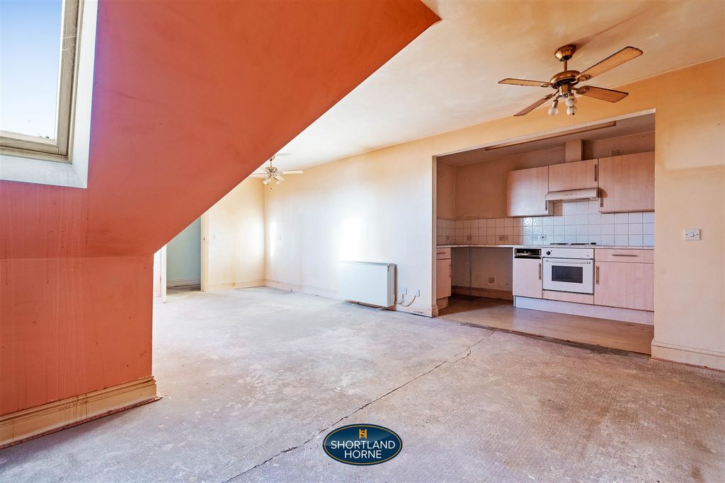 Property photo 3 of 18 Flat 17, Saffron Court, Barwell (15 Of 19).Jpg