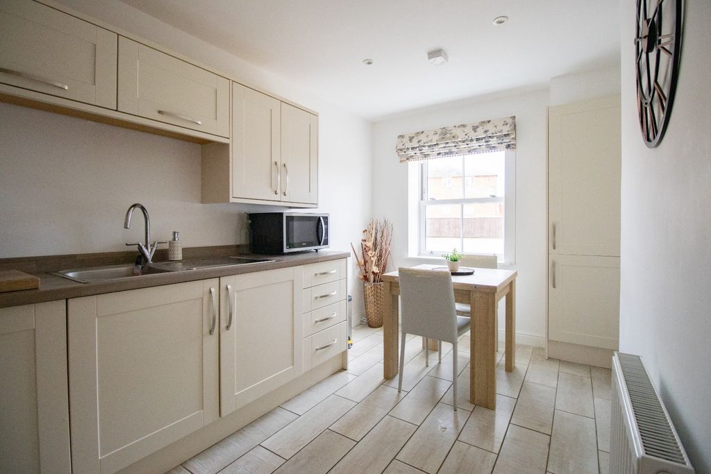 Property photo 3 of 20 4476689