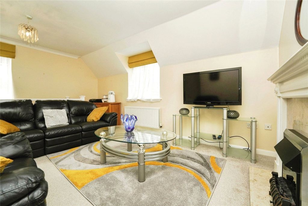 Property photo 2 of 8