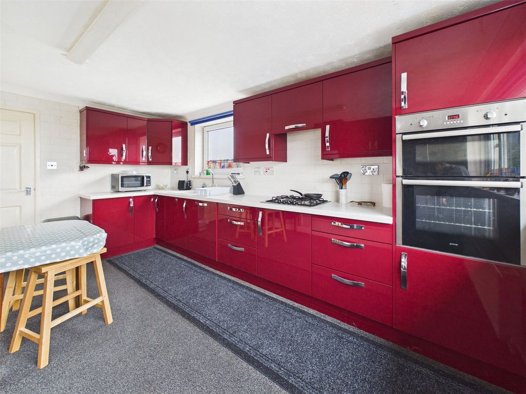 Property photo 3 of 14 Picture No. 12